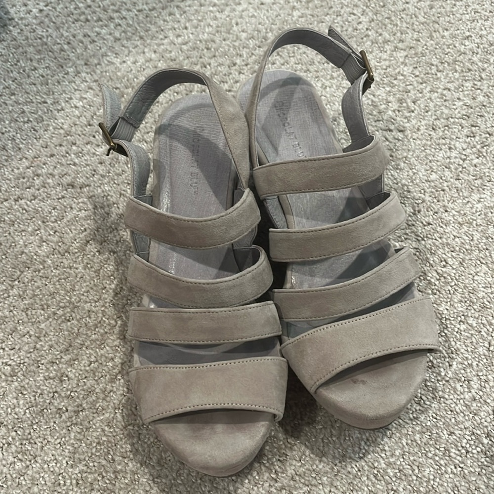 Chocolat‎ Blu Women's Wren Gray Wedge Sandals